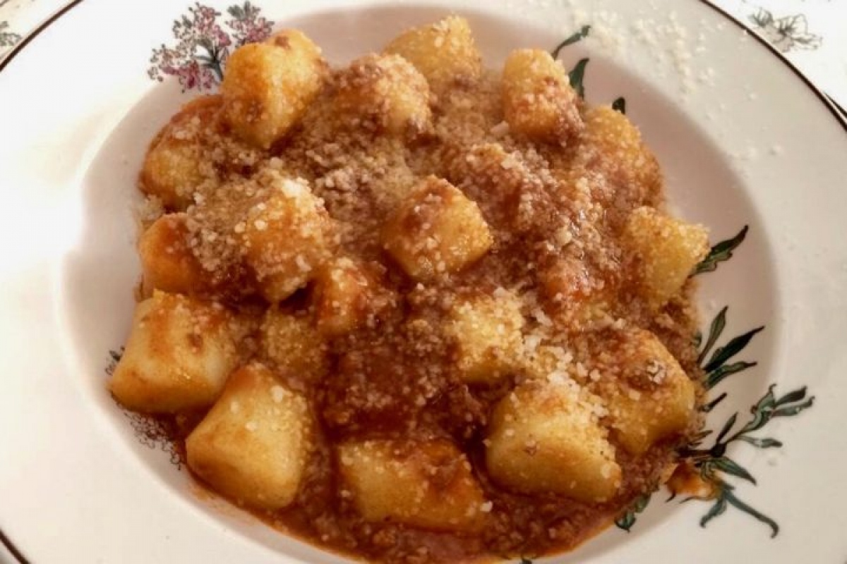 Gnocchi al ragù